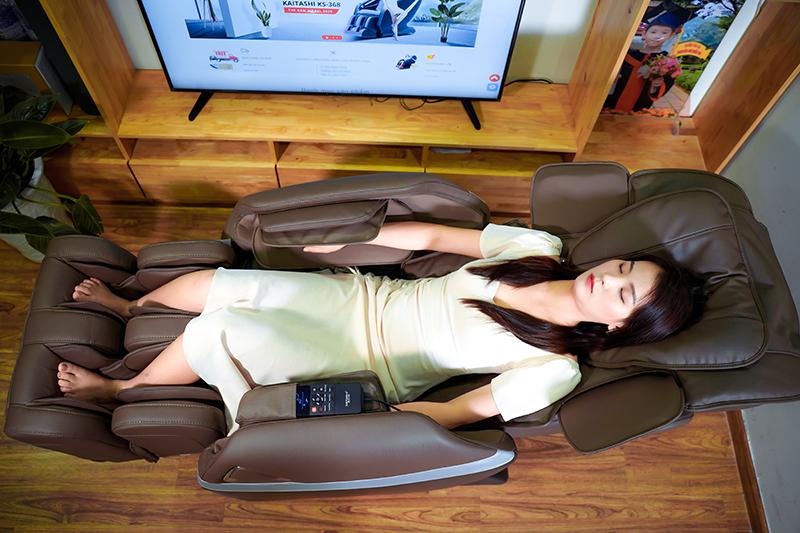 Ghế massage toàn thân Kaitashi KS-168 cho bạn giúp hồi phục sức khỏe, thư giãn toàn thân nhanh chóng.