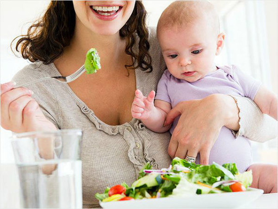 Các mẹ có thể nhờ đến các chuyên gia dinh dưỡng để thiết kế thực đơn
