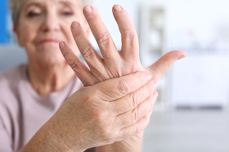 Mẹo chữa tê bì chân tay đơn giản, dễ thực hiện tại nhà