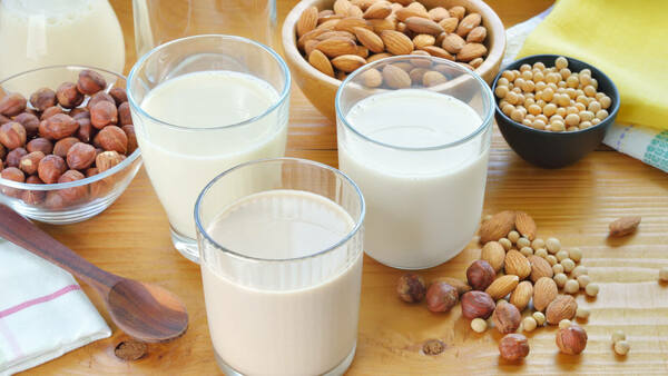 Bạn băn khoăn về việc uống sữa đậu nành có béo không?