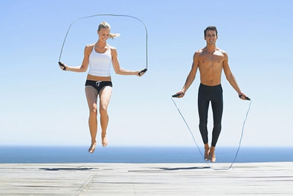 Thông tin cần biết về nhảy dây giảm mỡ bụng hiệu quả