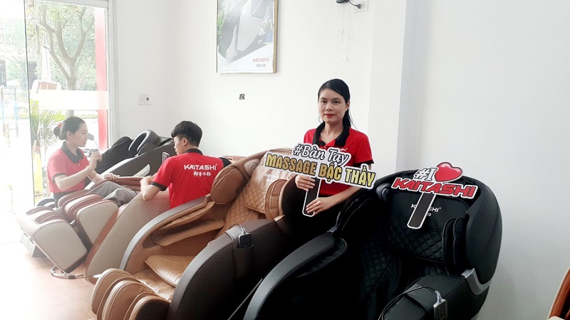 Tưng bừng chúc mừng khai trương điểm bán ghế massage Hà Tĩnh