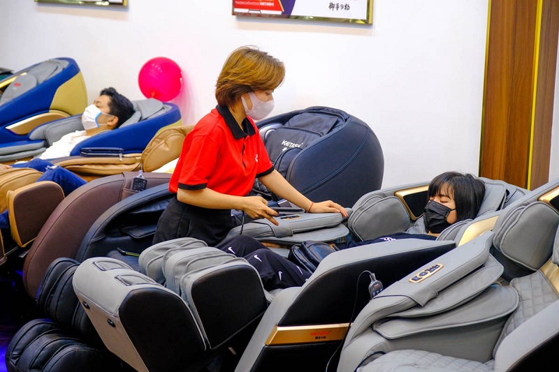 Ghế massage trang bị tính năng hiện đại tác động sâu đến sức khỏe