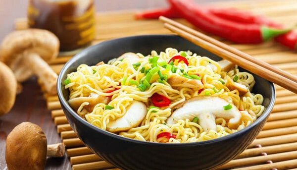 [Giải đáp thắc mắc] Ăn mì tôm có tăng cân không?